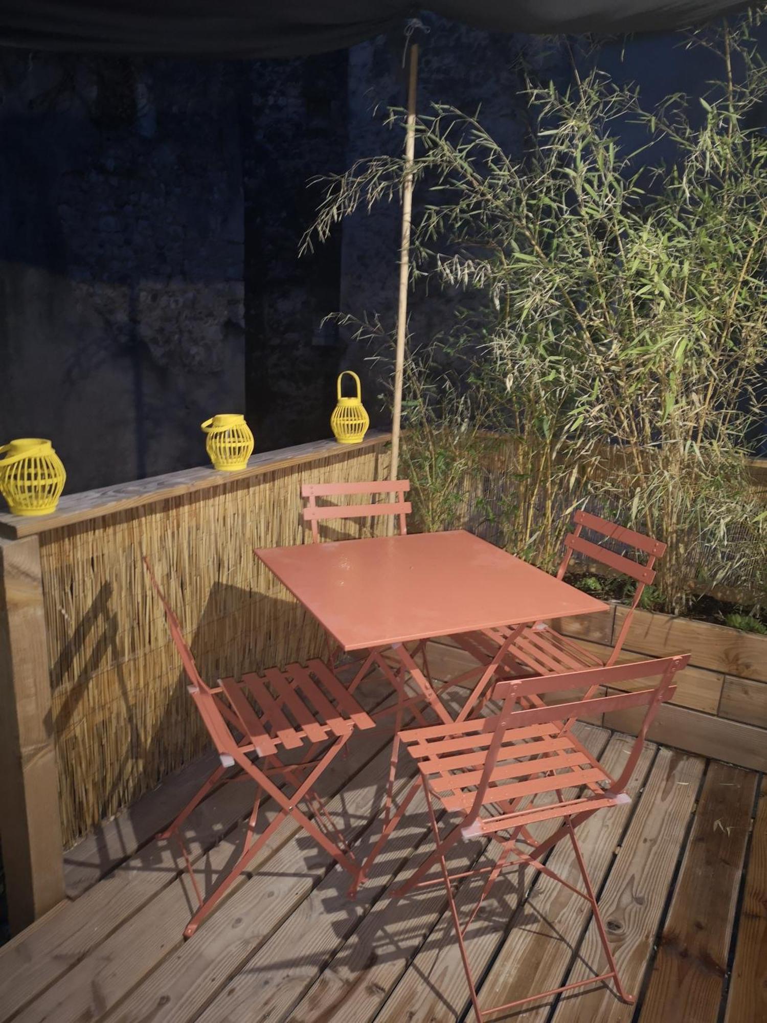Maison De Village Meublee Avec Terrasse Donzère 客房 照片